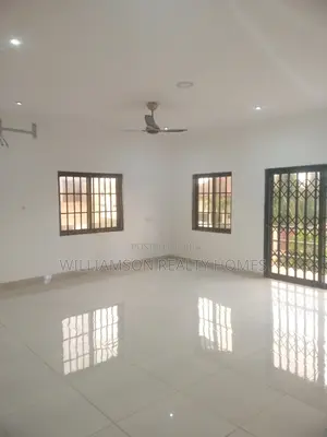 4bdrm Duplex in Community 20 Estate, Spintex for rent