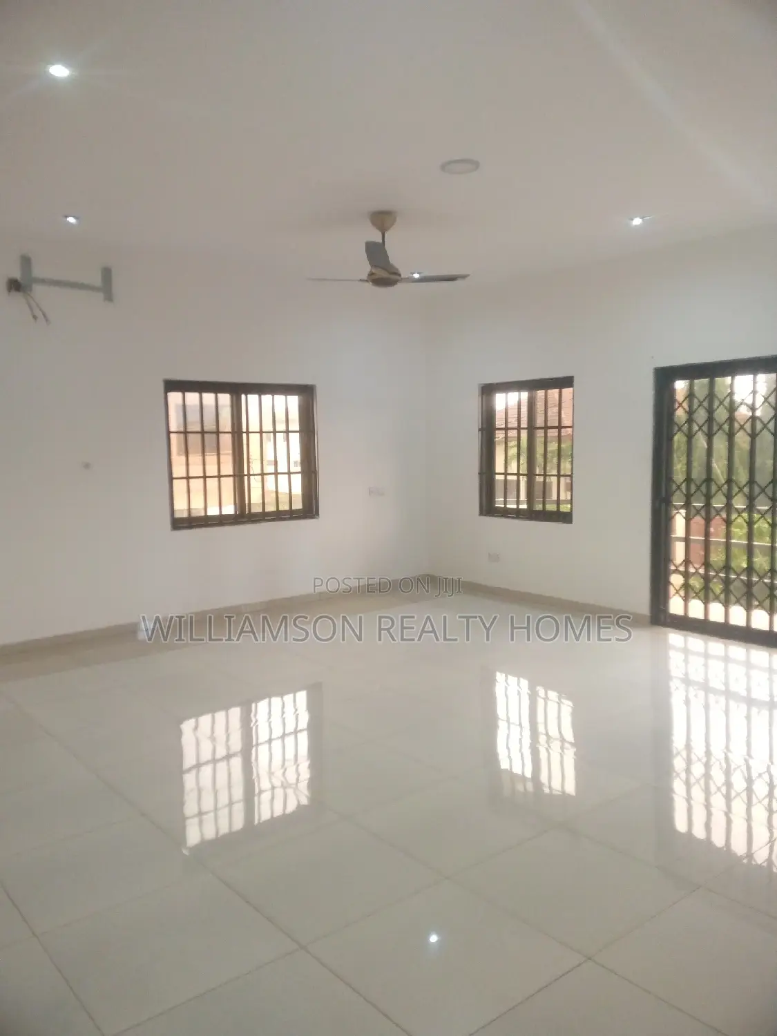 4bdrm Duplex in Community 20 Estate, Spintex for rent