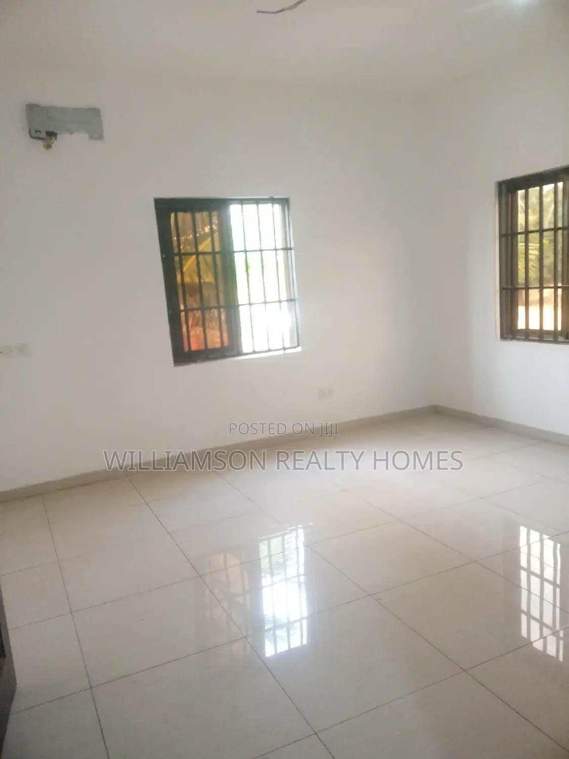 4bdrm Duplex in Community 20 Estate, Spintex for rent