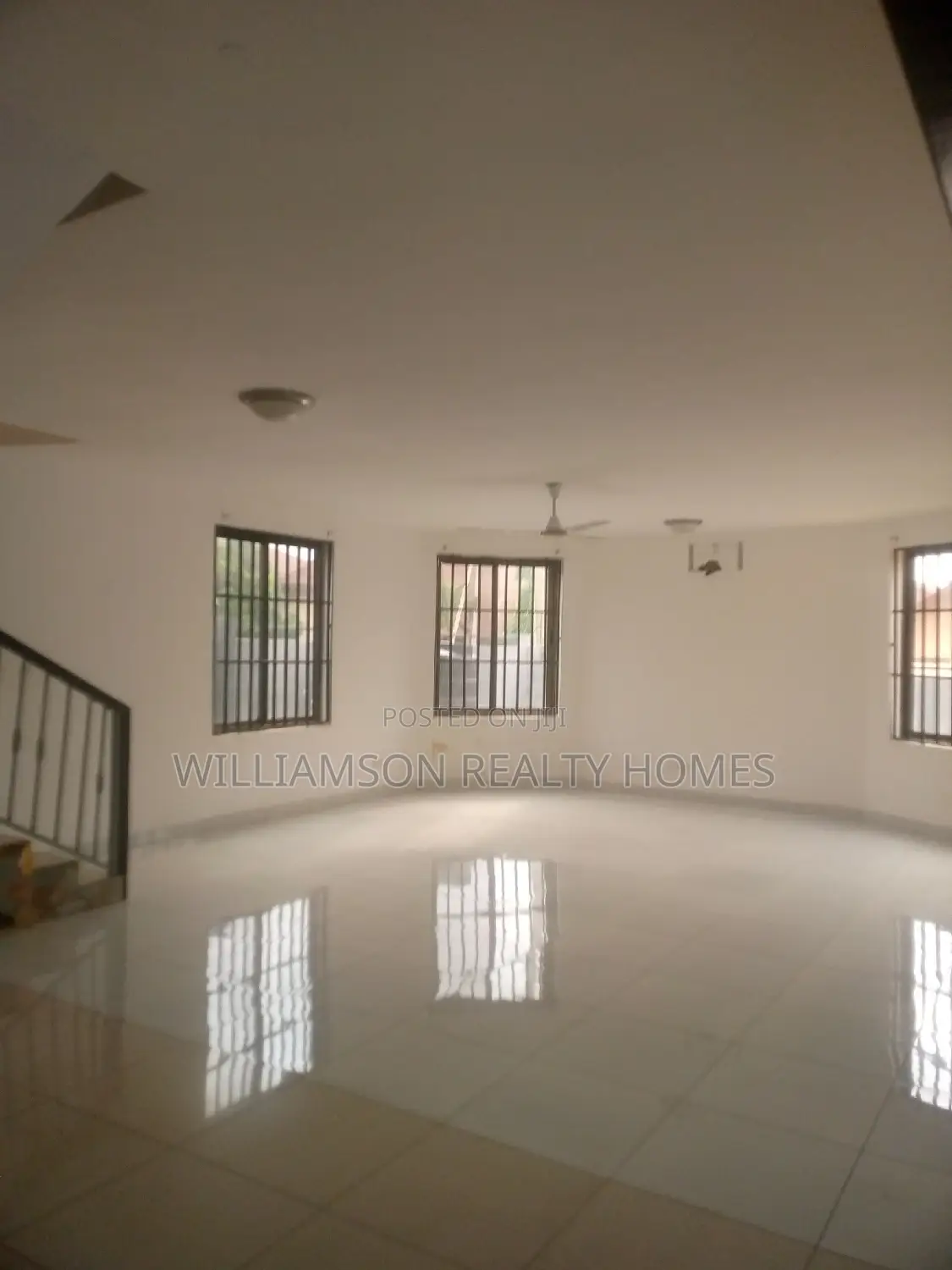 4bdrm Duplex in Community 20 Estate, Spintex for rent