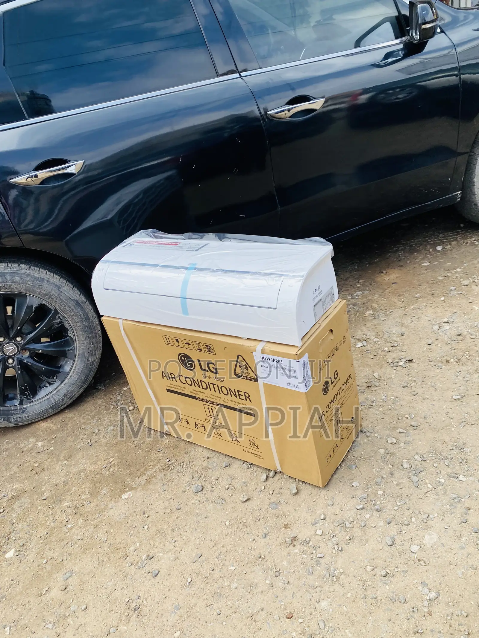 LG 1.5hp Inverter Split Type Electric Air Conditioner.