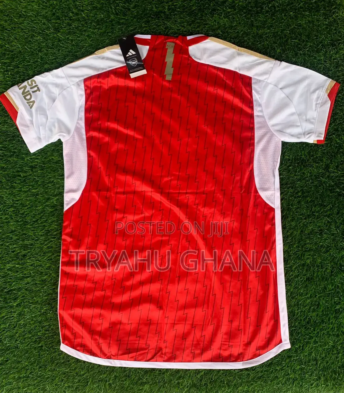 Get Your Original Arsenal Jersey Now at Tryahu Shop