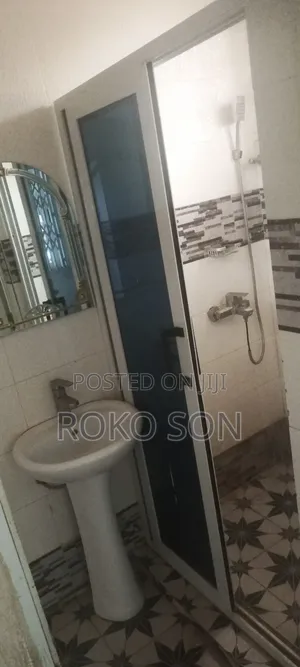 2bdrm Apartment in Dr Roko, Ablekuma for rent