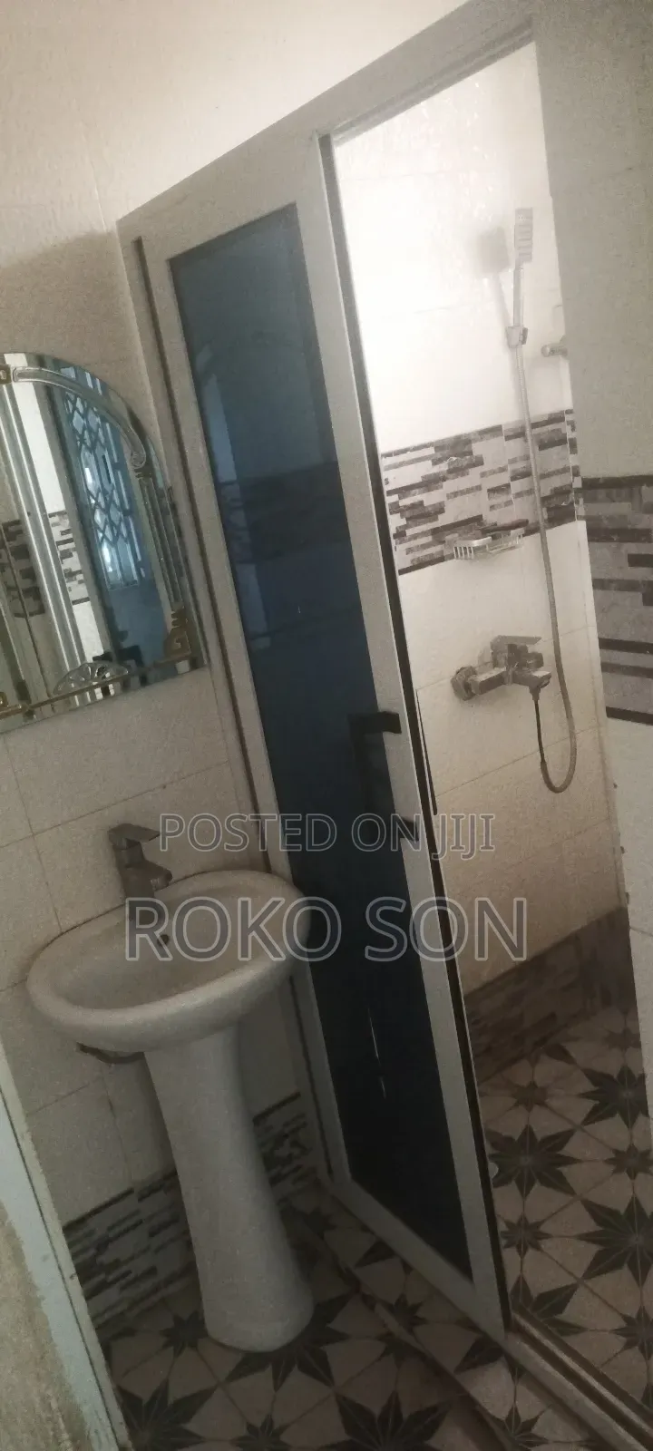2bdrm Apartment in Dr Roko, Ablekuma for rent