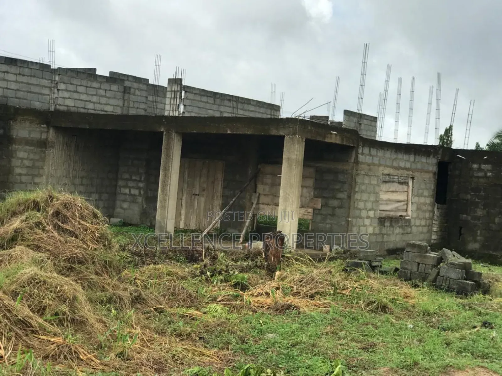 8bdrm House in Xcellence Properties, Amasaman for sale