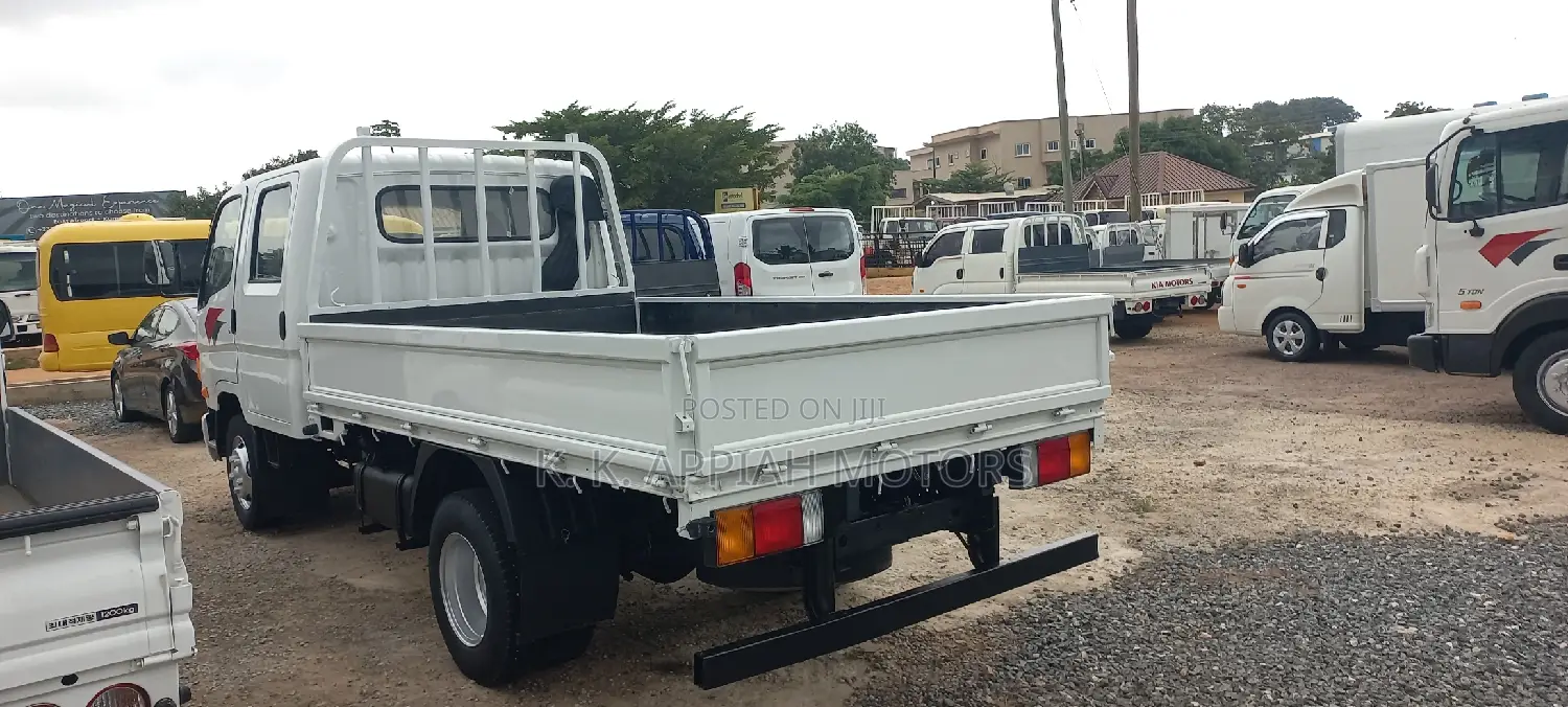 Hyundia Mighty Two Bouble Cube Truck