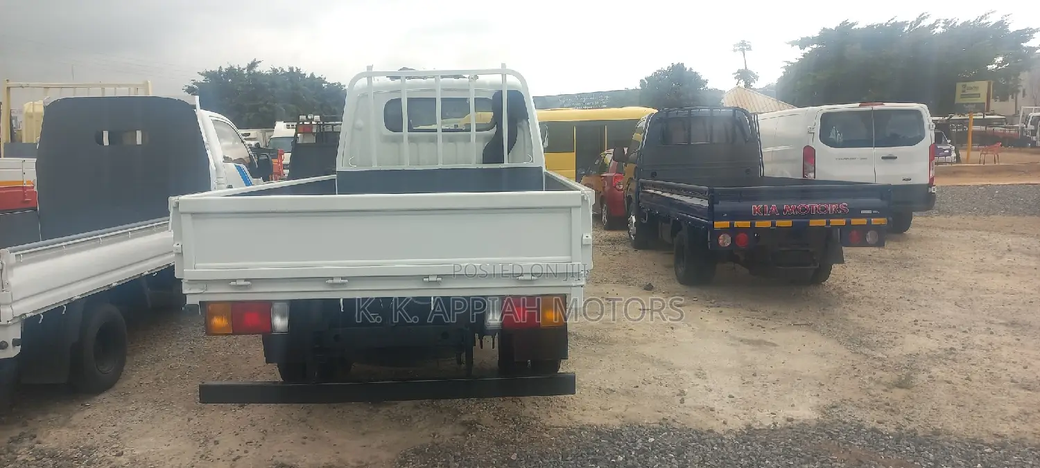 Hyundia Mighty Two Bouble Cube Truck