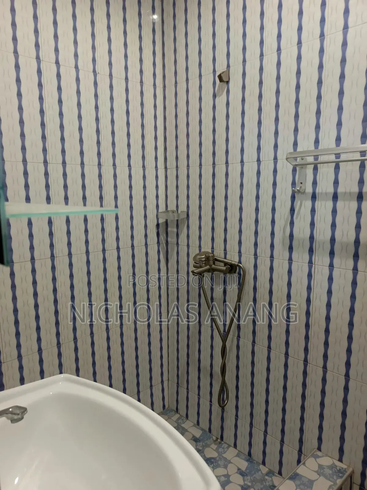 3bdrm Apartment in Dorns Properties, Tseaddo for rent