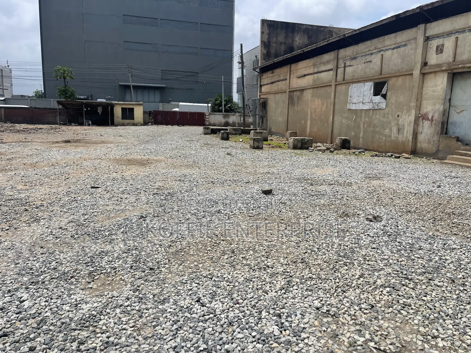 1200 SQM at Graphic Road for Rent