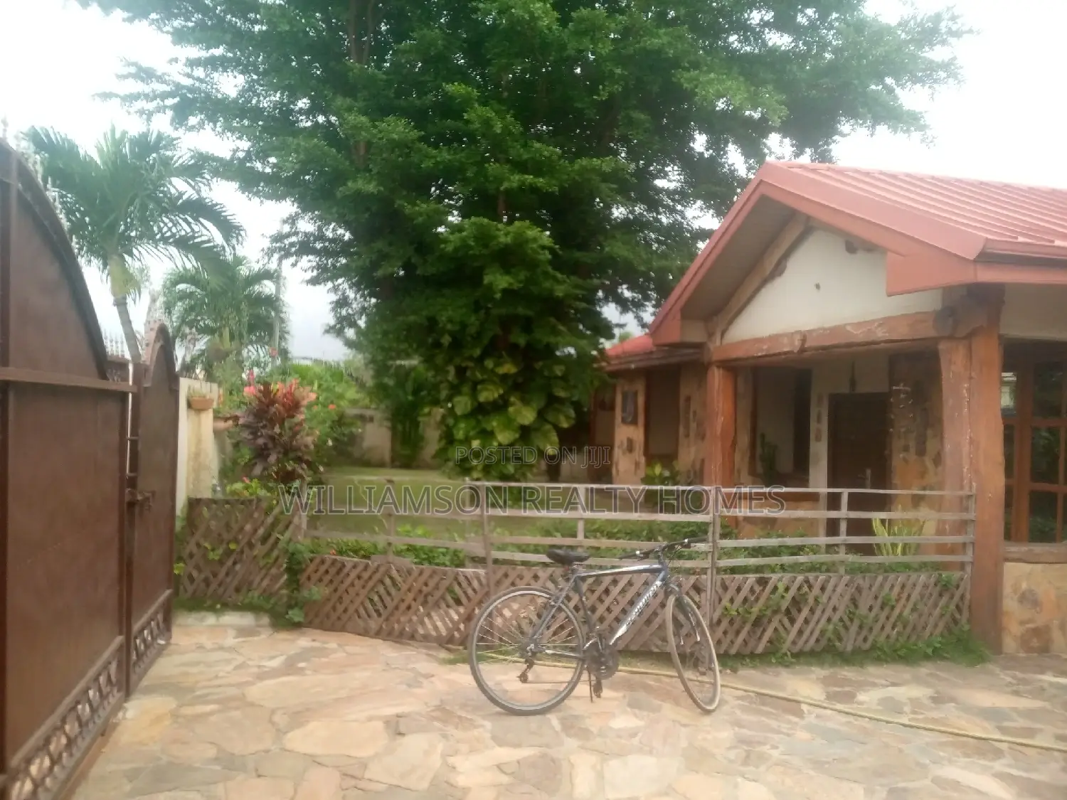 Luxury Fully Furnished 4bedrms Hse for Rent,Spintex