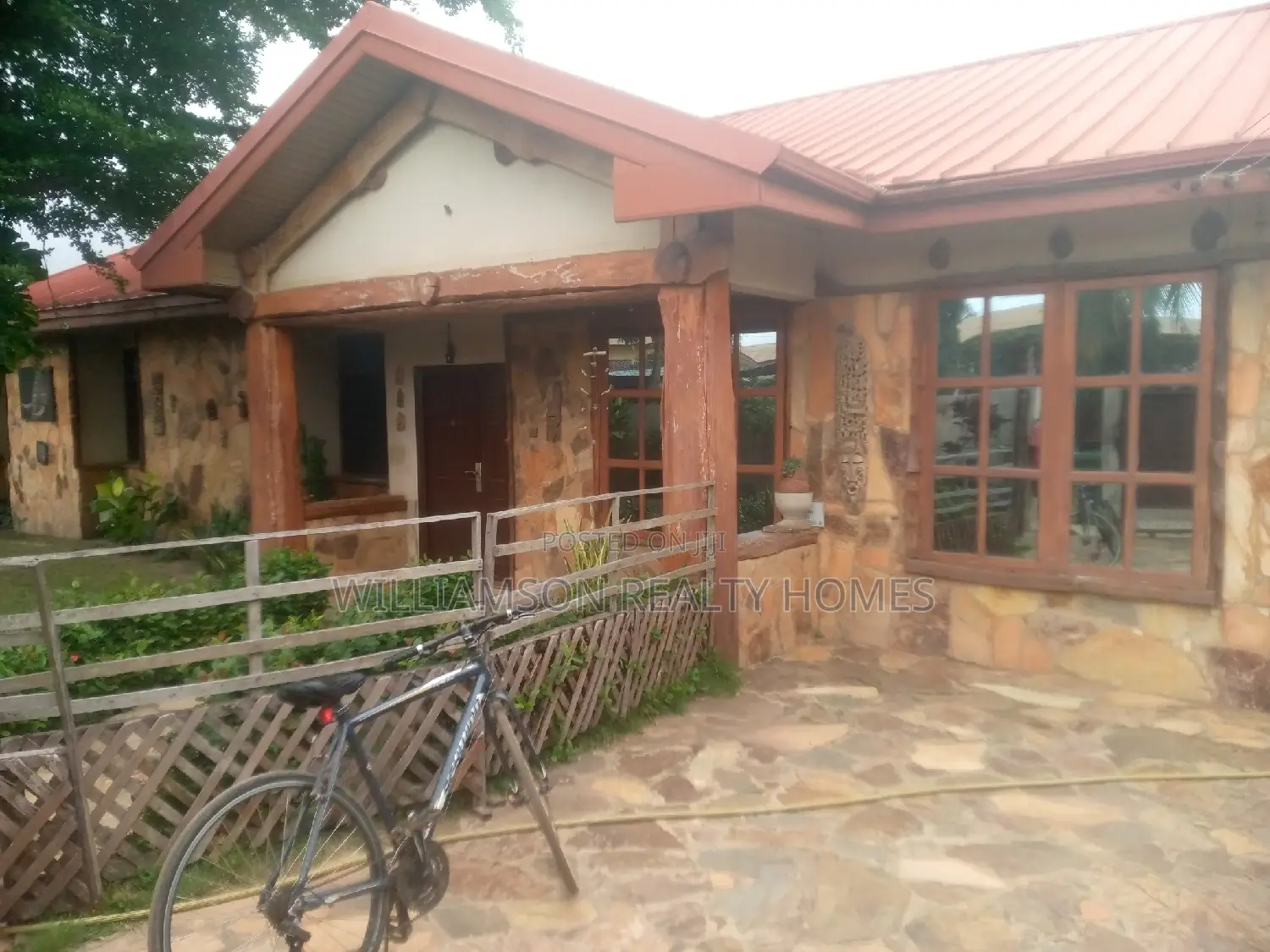 Luxury Fully Furnished 4bedrms Hse for Rent,Spintex