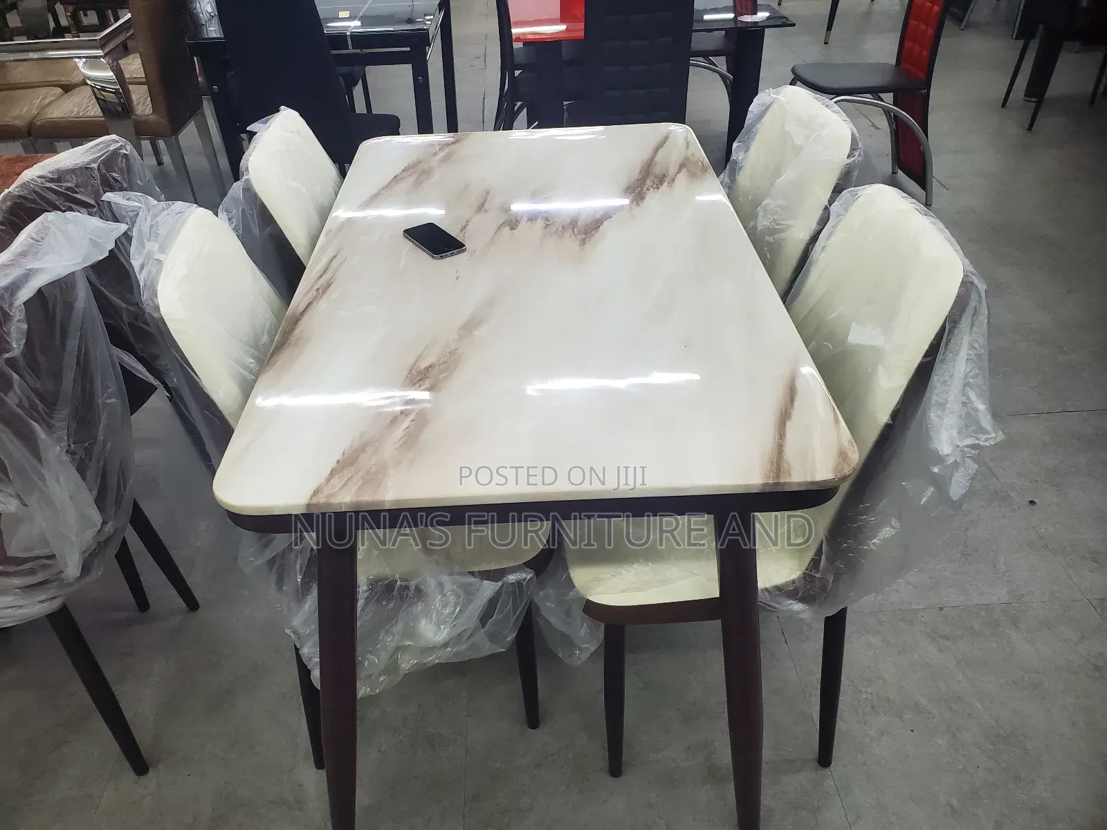 Dinnin Table
