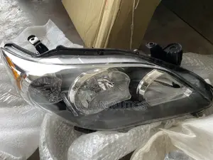 Toyota Corolla 2013 Headllamp
