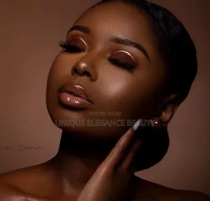 Make-Up Artist