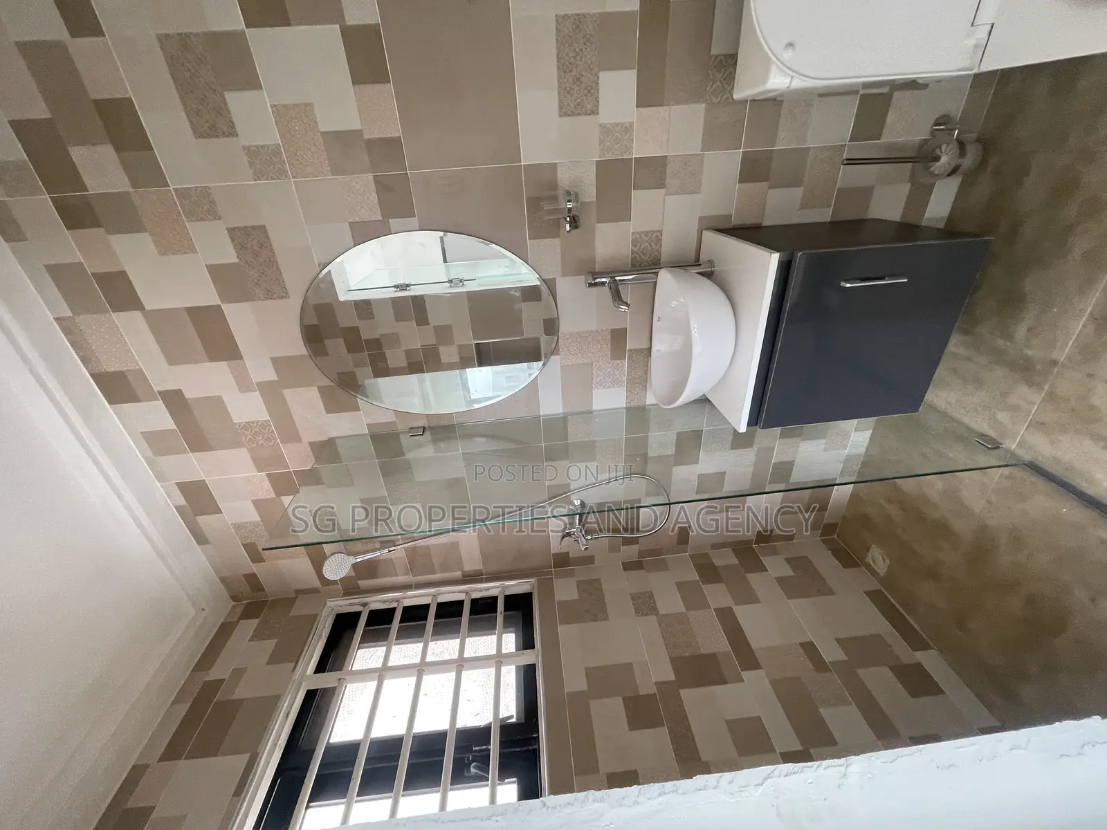 2bdrm Townhouse / Terrace in Lashibi, Spintex for rent