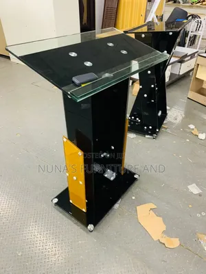 Neat Tempered Glass Pulpit