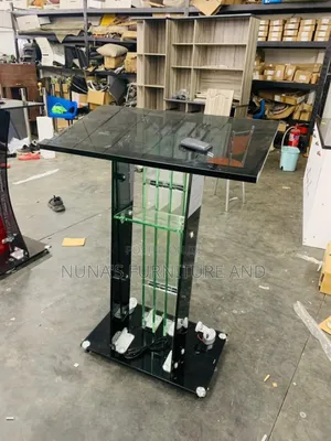 Neat Tempered Glass Pulpit