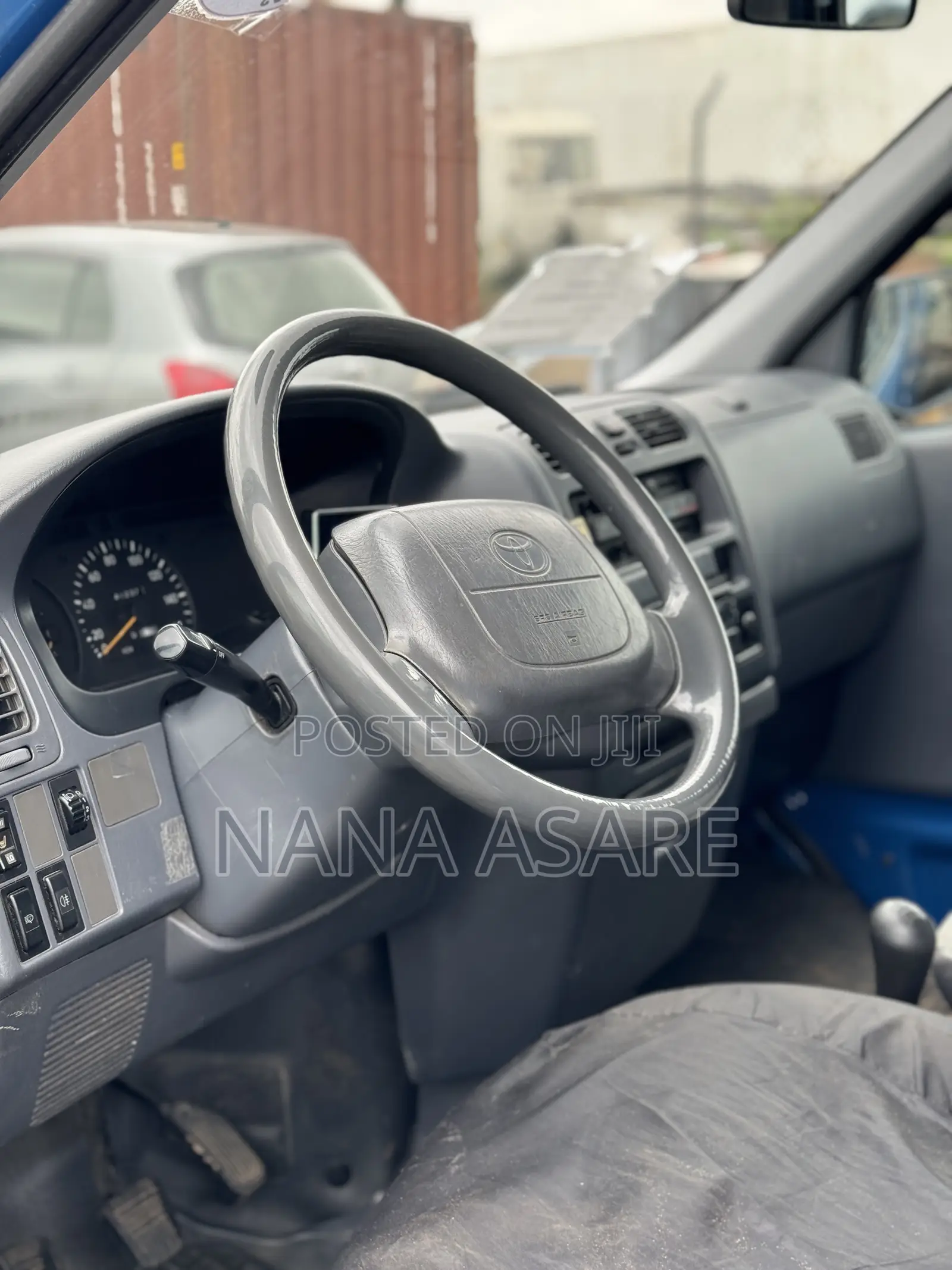 Toyota HiAce 2006 Blue