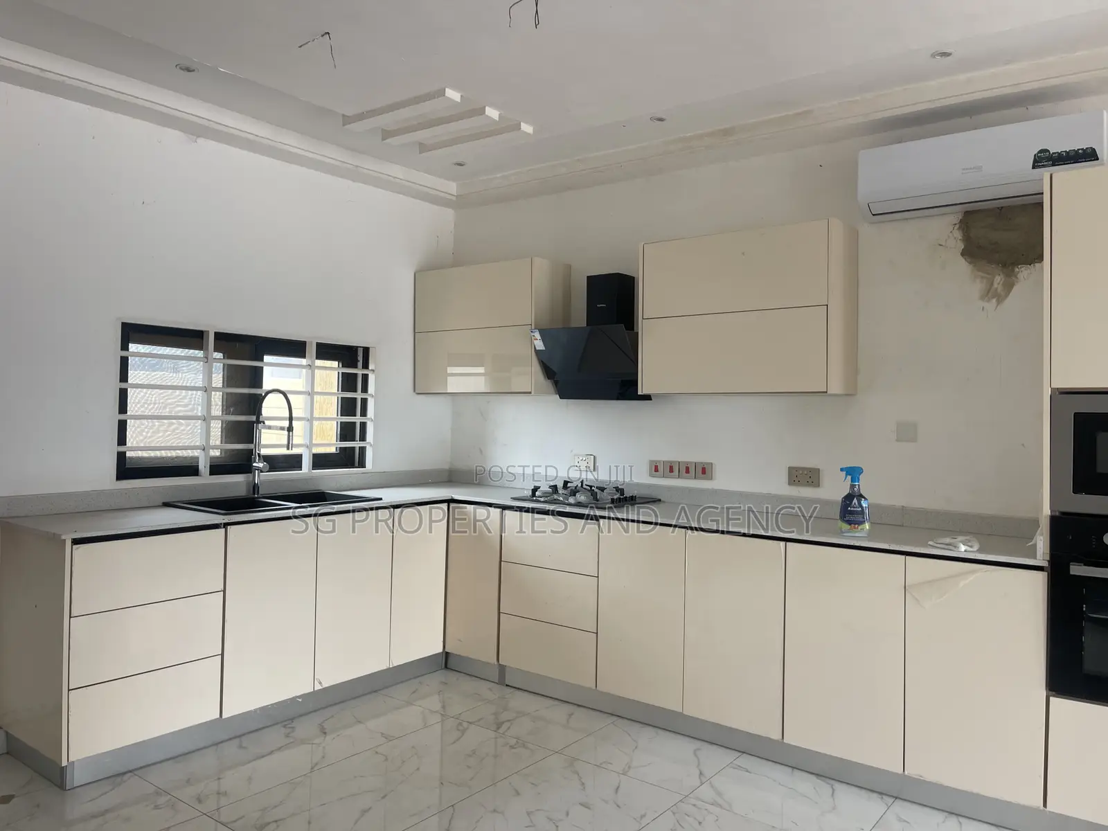 2bdrm Townhouse / Terrace in Lashibi, Spintex for rent