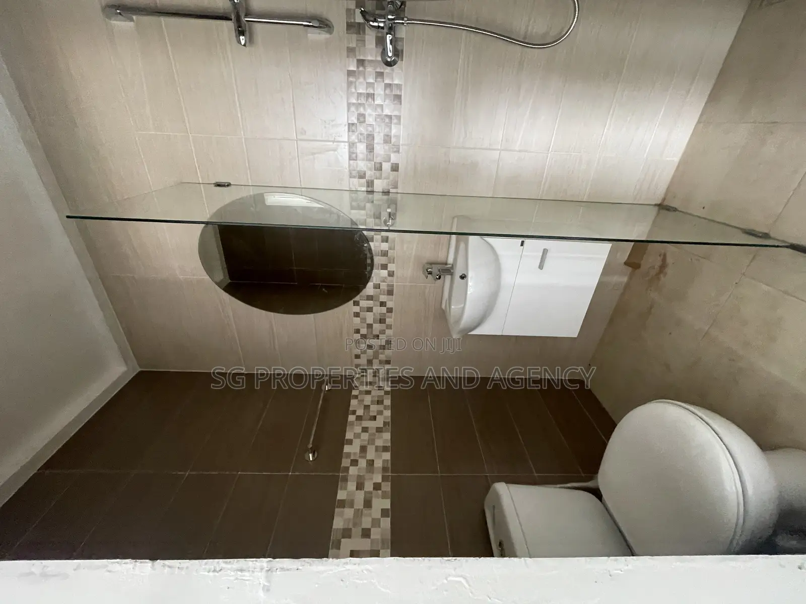 2bdrm Townhouse / Terrace in Lashibi, Spintex for rent