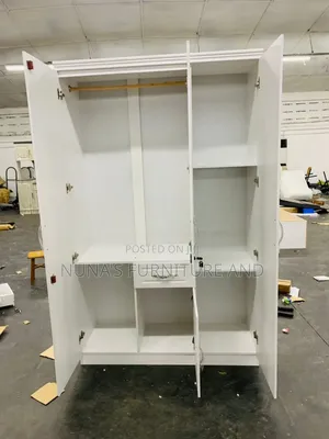 Wardrobe (With 3doors and Mirror)