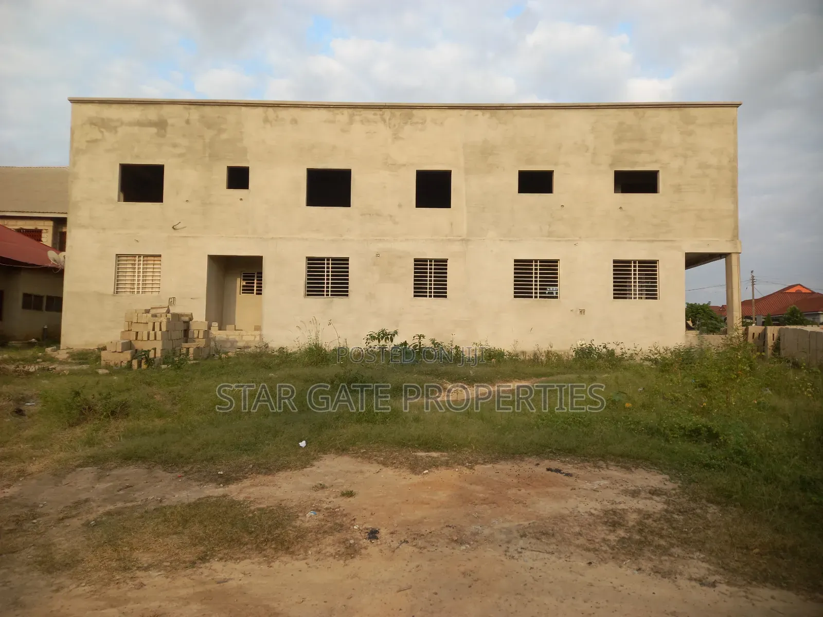 6bdrm House in Star Gate Properties, Kumasi Metropolitan for sale