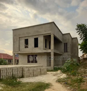 6bdrm House in Star Gate Properties, Kumasi Metropolitan for sale