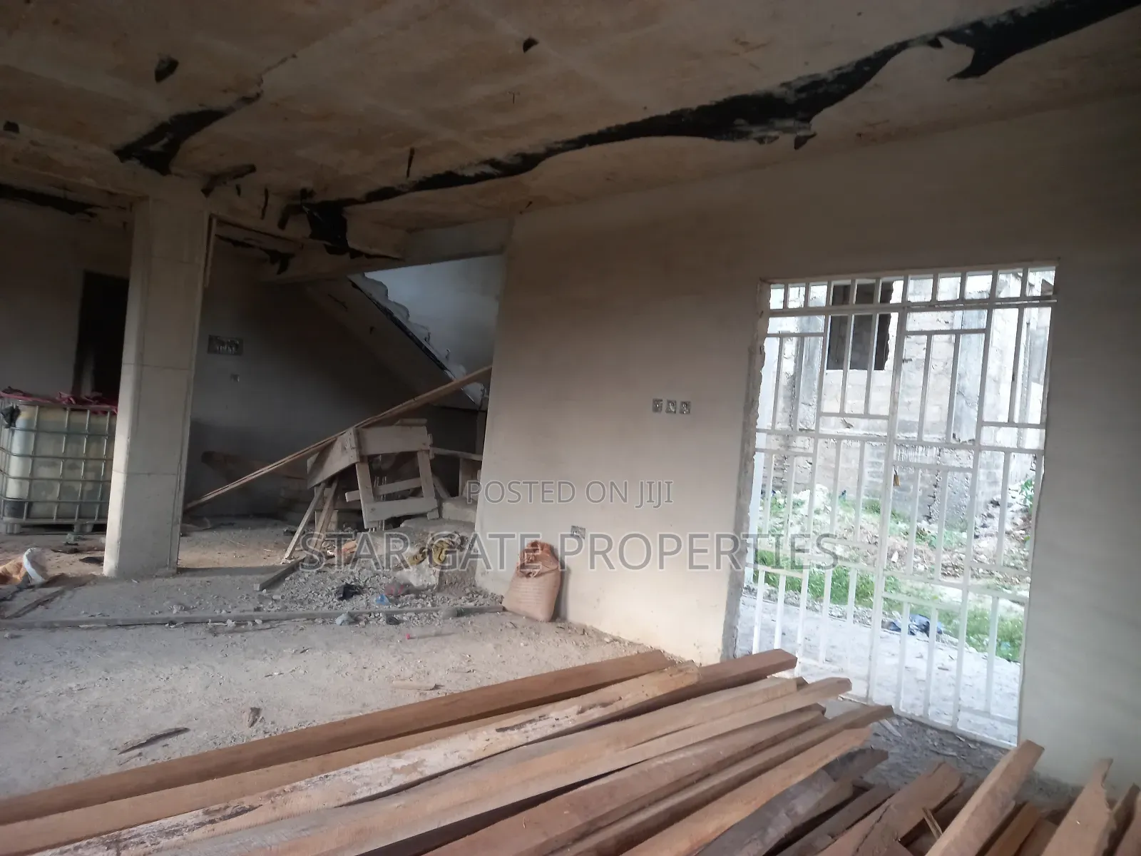 6bdrm House in Star Gate Properties, Kumasi Metropolitan for sale