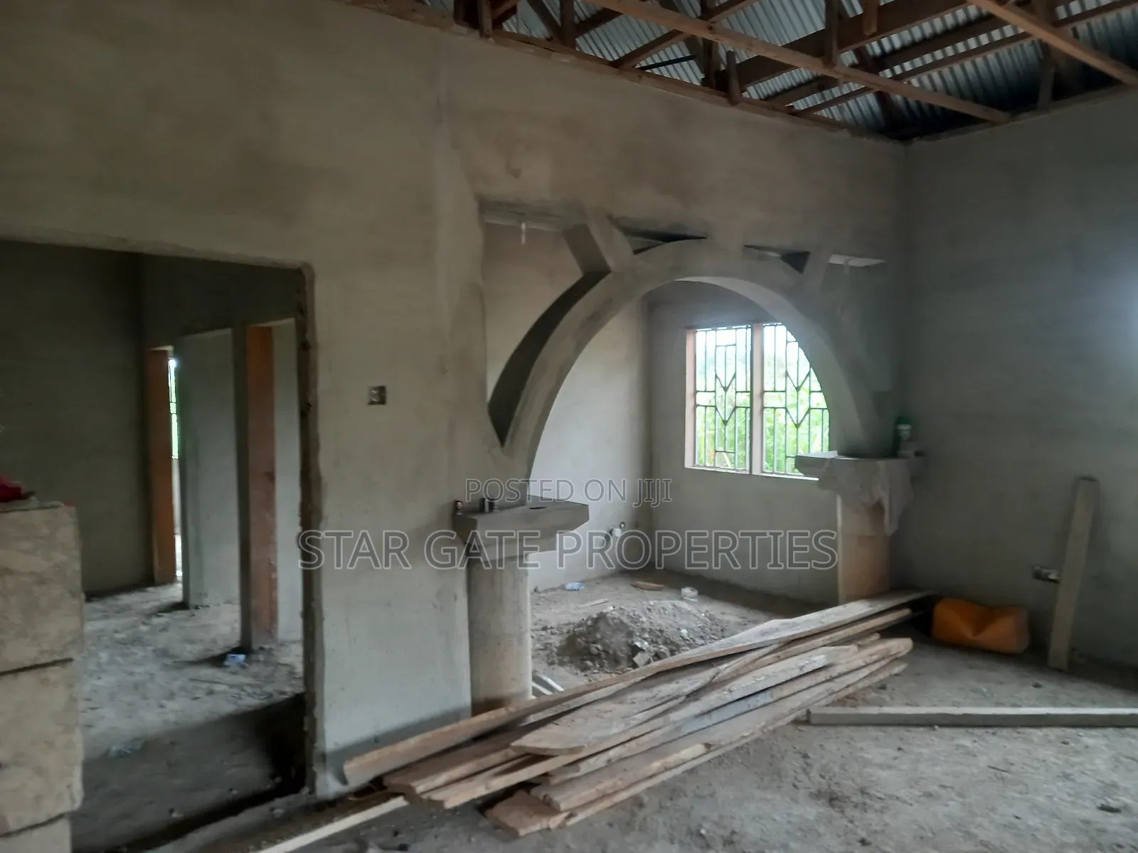 3bdrm House in Adankwame, Kumasi Metropolitan for sale