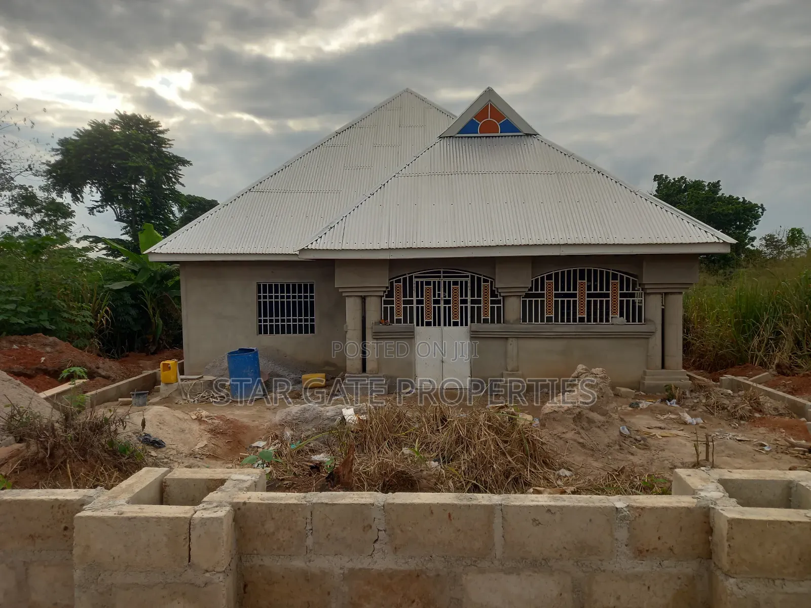 3bdrm House in Adankwame, Kumasi Metropolitan for sale