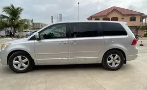 Volkswagen Routan 2011 Silver