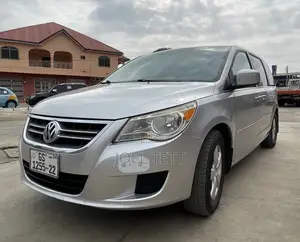 Volkswagen Routan 2011 Silver