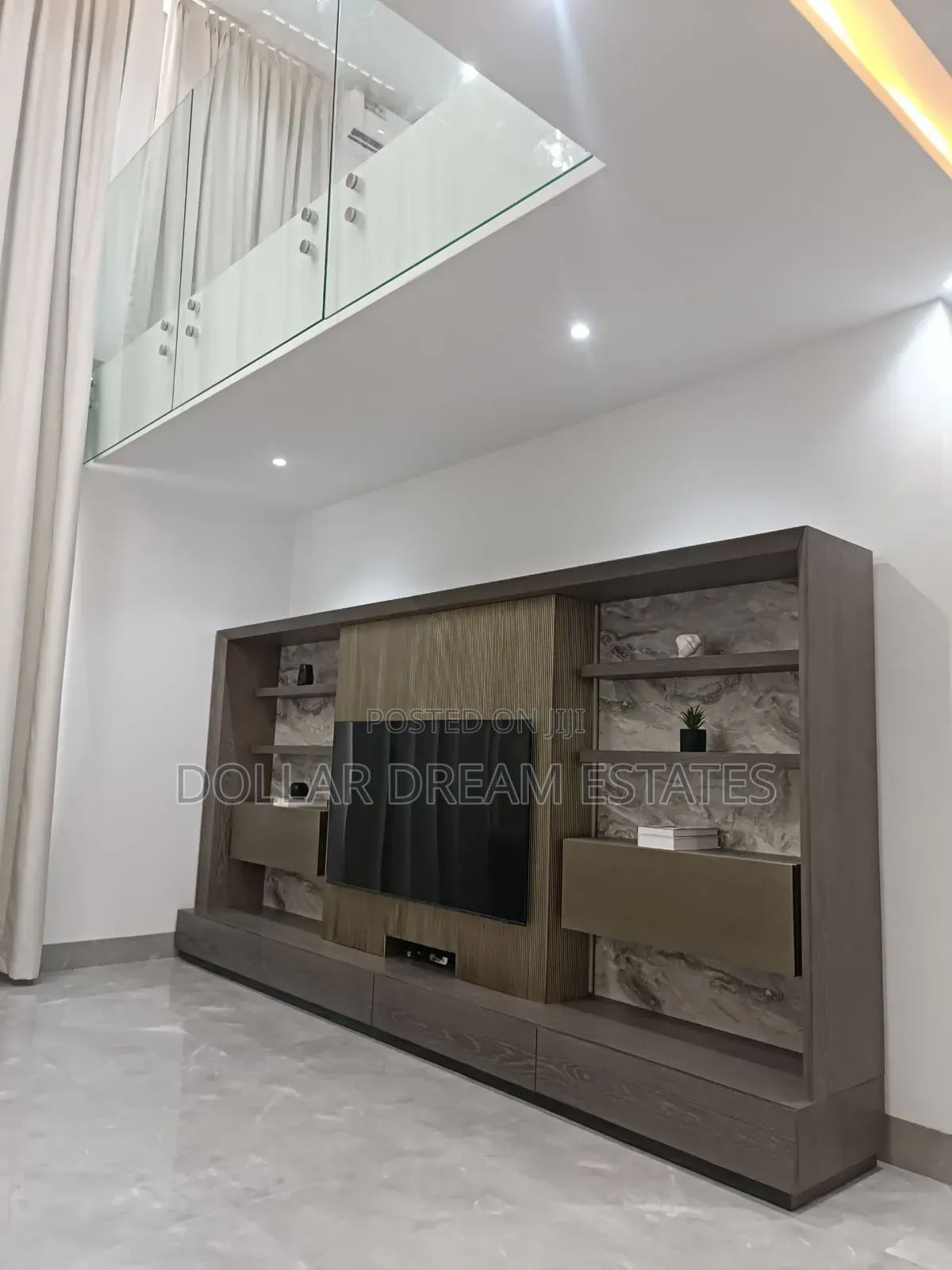 5bdrm House in East Legon for sale