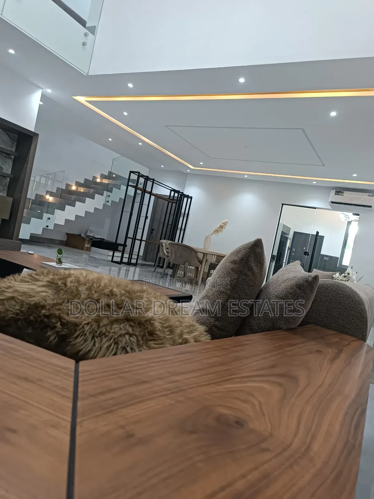 5bdrm House in East Legon for sale