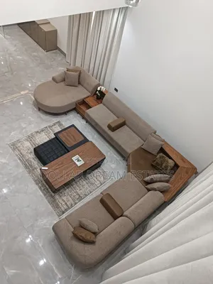 5bdrm House in East Legon for sale