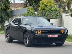 Photo - Dodge Challenger SRT 392 RWD 2017 Black