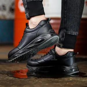 DG627 - Leather Lightweight Safety Shoes