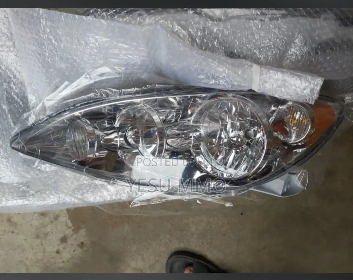 Camry 04 Headlight