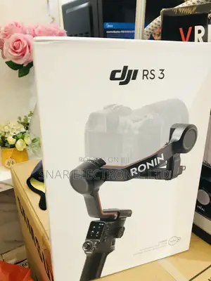 Efficient DJI RS 3, 3-Axis Gimbal for DSLR Camera