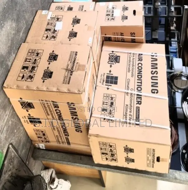 Awesome SAMSUNG-1.5HP-R410-SPLIT-AC-AR12CRHGAWK/AF
