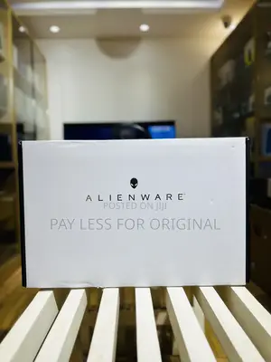 New Laptop Alienware M17x R2 16GB Intel Core i7 SSD 1T