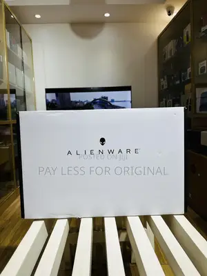 New Laptop Alienware M17x R2 16GB Intel Core i7 SSD 1T