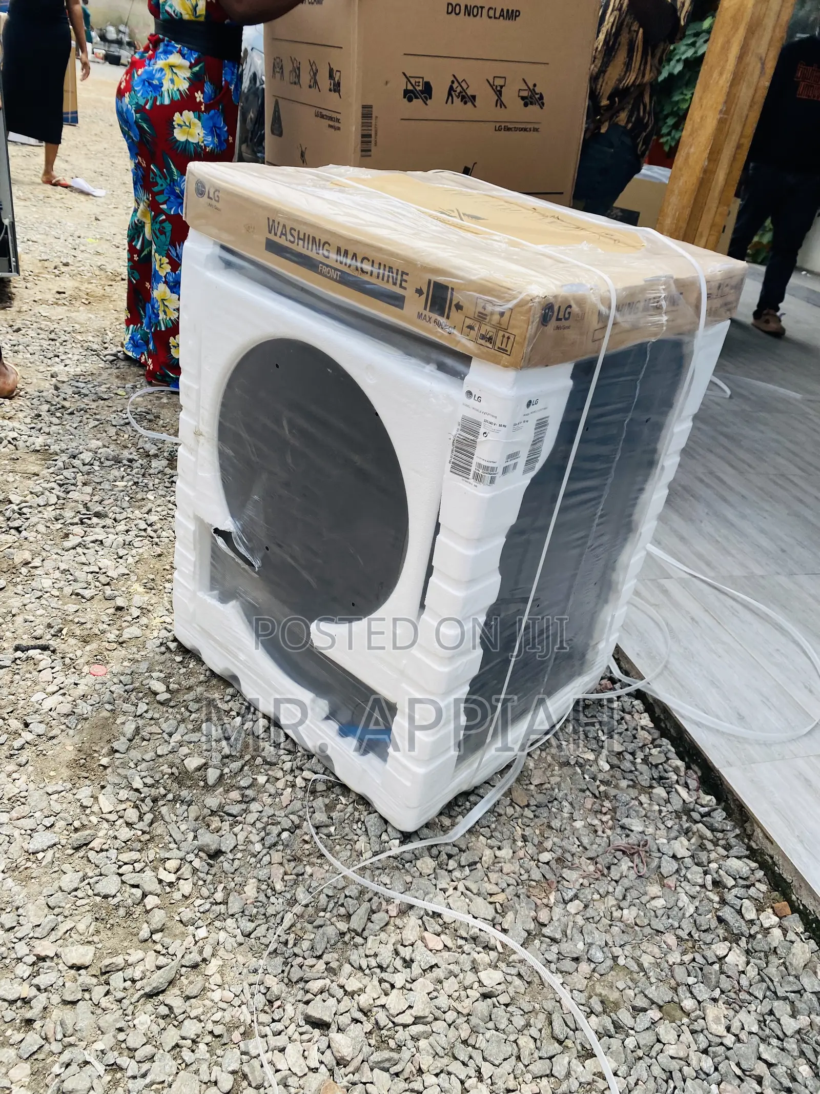 8kg Front Load LG F2T2TYM1S Electric Washing Machine.