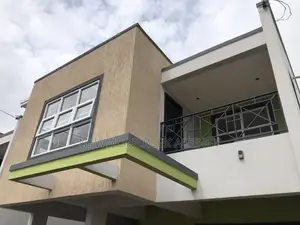 4bdrm Duplex in Lakeside Estates, Accra Metropolitan for sale
