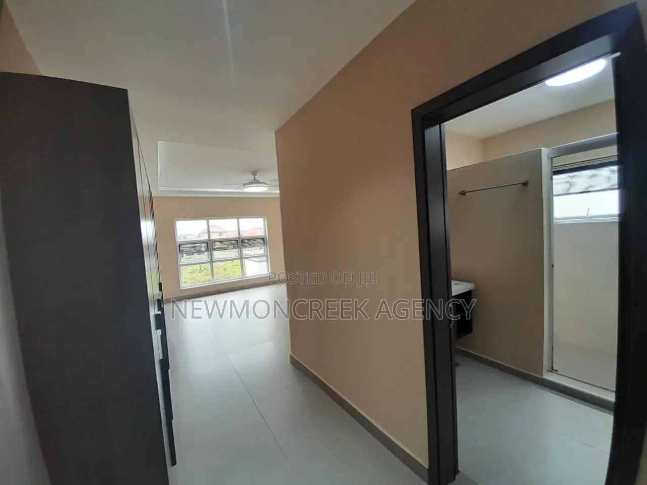 4bdrm Duplex in Lakeside Estates, Accra Metropolitan for sale