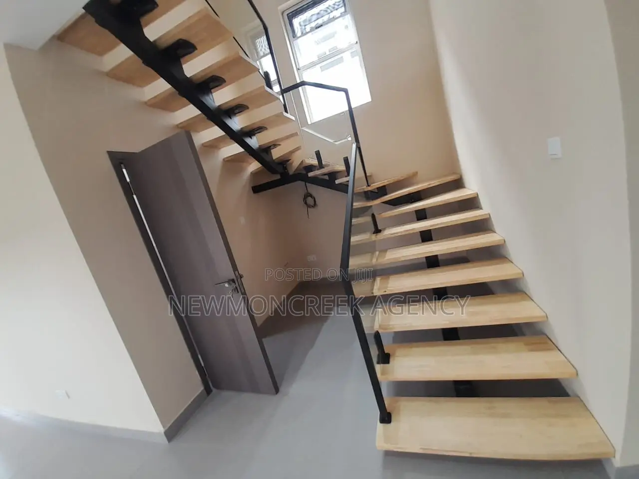 4bdrm Duplex in Lakeside Estates, Accra Metropolitan for sale
