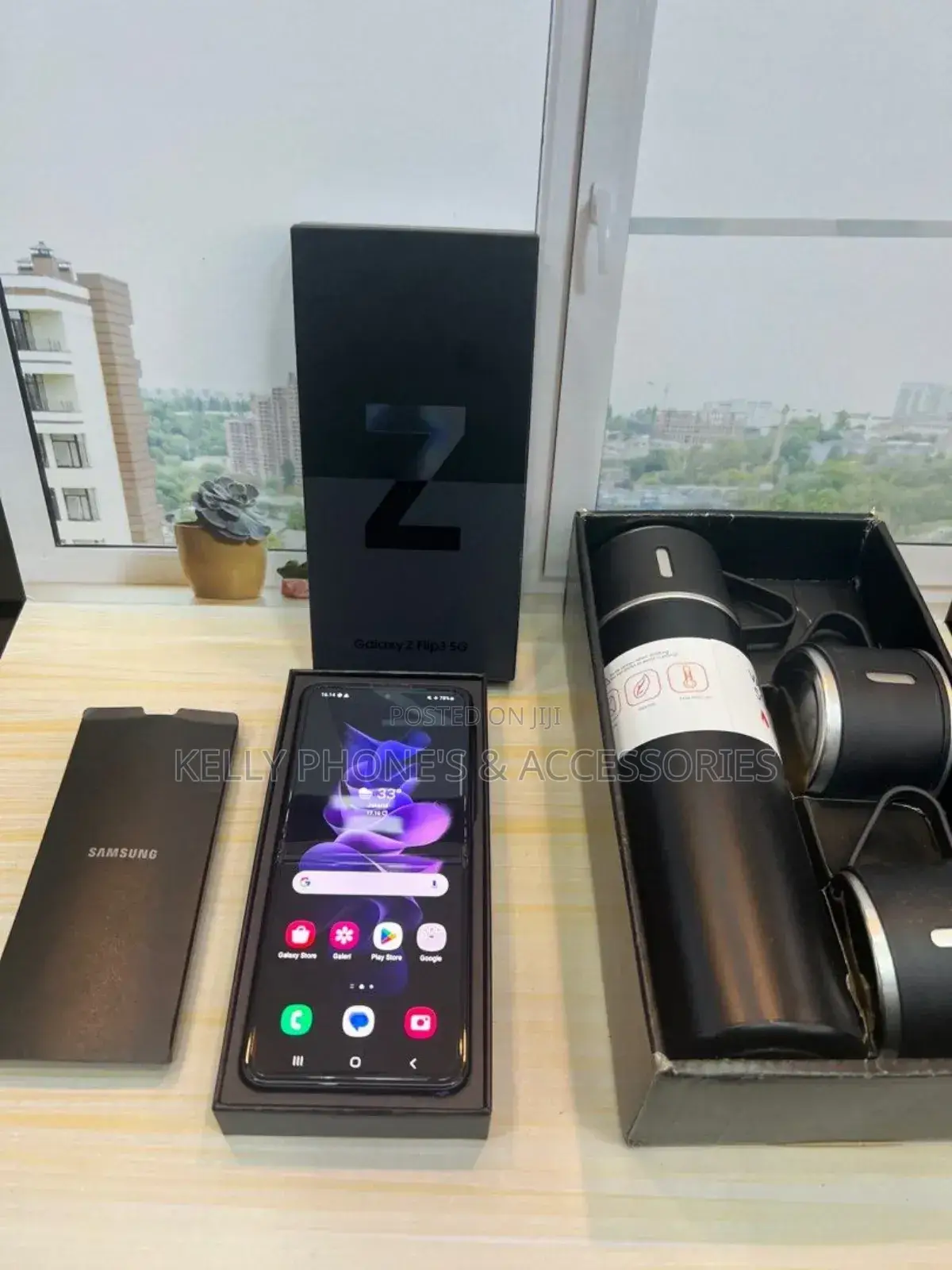 New Samsung Galaxy Z Flip4 256 GB Black