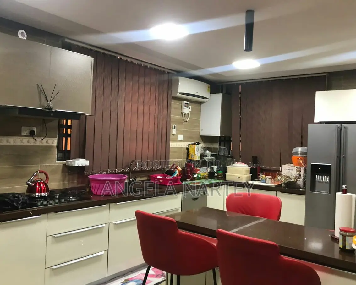 5bdrm House in Airport Hills, Accra Metropolitan for sale