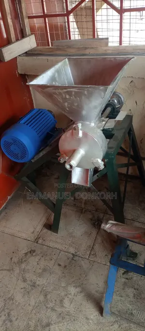 Industrial Groundnuts/Coconut Grinder Machine