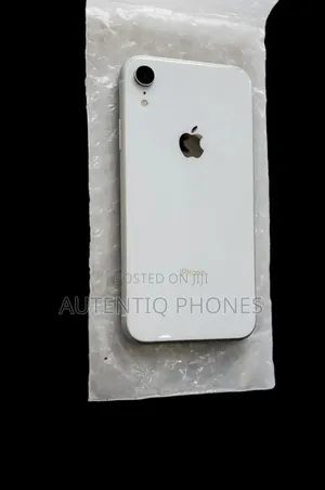Apple iPhone XR 64 GB White